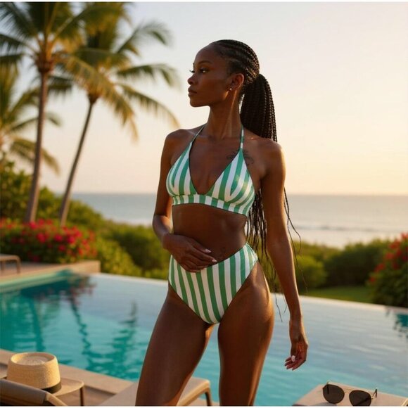 Victoria’s Secret ✦ Green/White Bikini Top ✦ Padded Triangle w/ Halter Tie M NWT - Picture 2 of 5